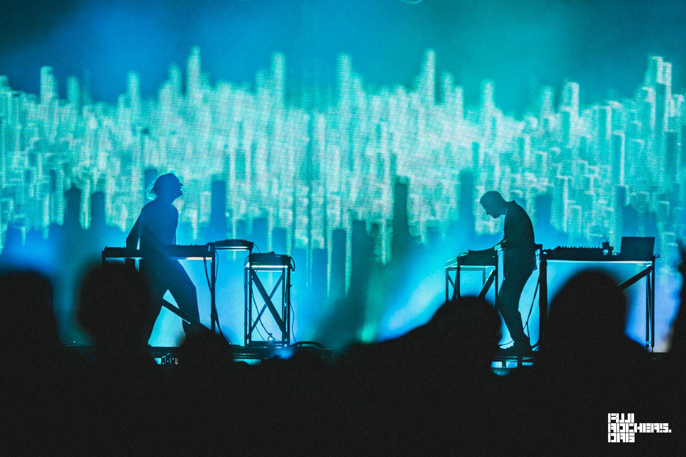 KIASMOS