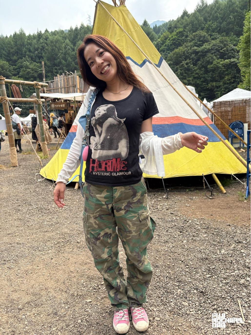 汚れてもOKな迷彩柄パンツはフェスとの相性◎！