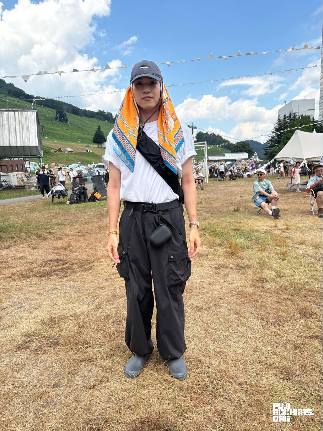 オークリーのショルダーバッグ