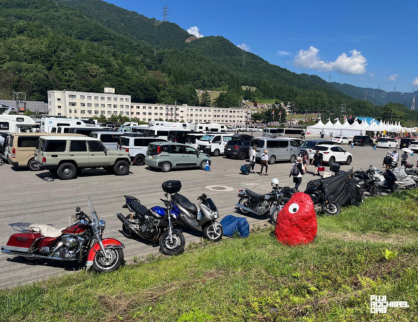 ライダー集結！バイクも色とりどり