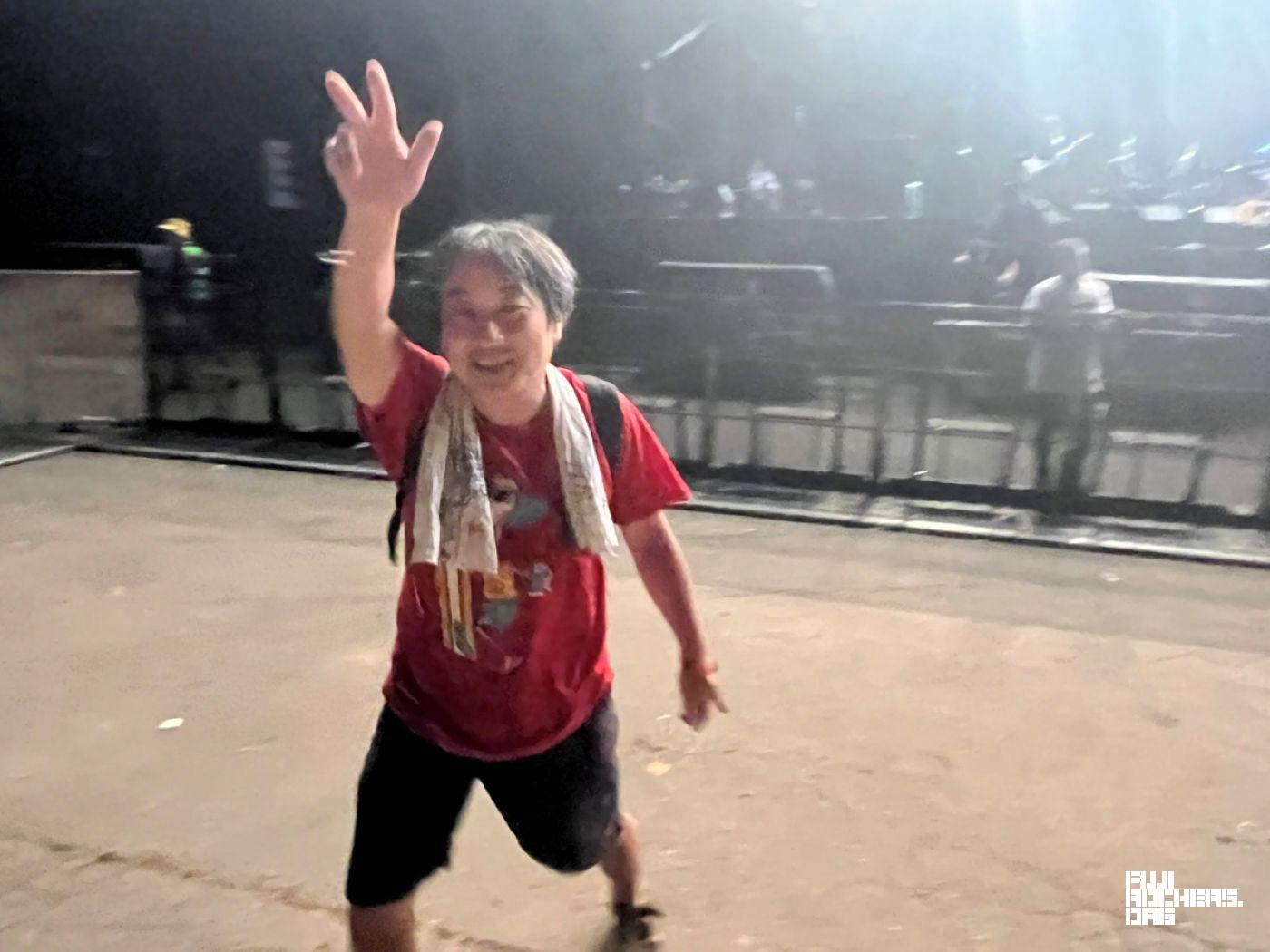 家賃滞納のバンドマンを追ってフジロックへ「彼の音楽が大好き」と踊り続けた大家さん