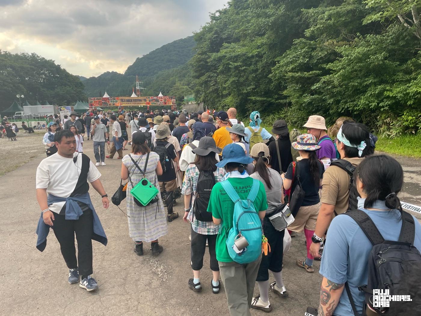 ゲートオープンまで15分！