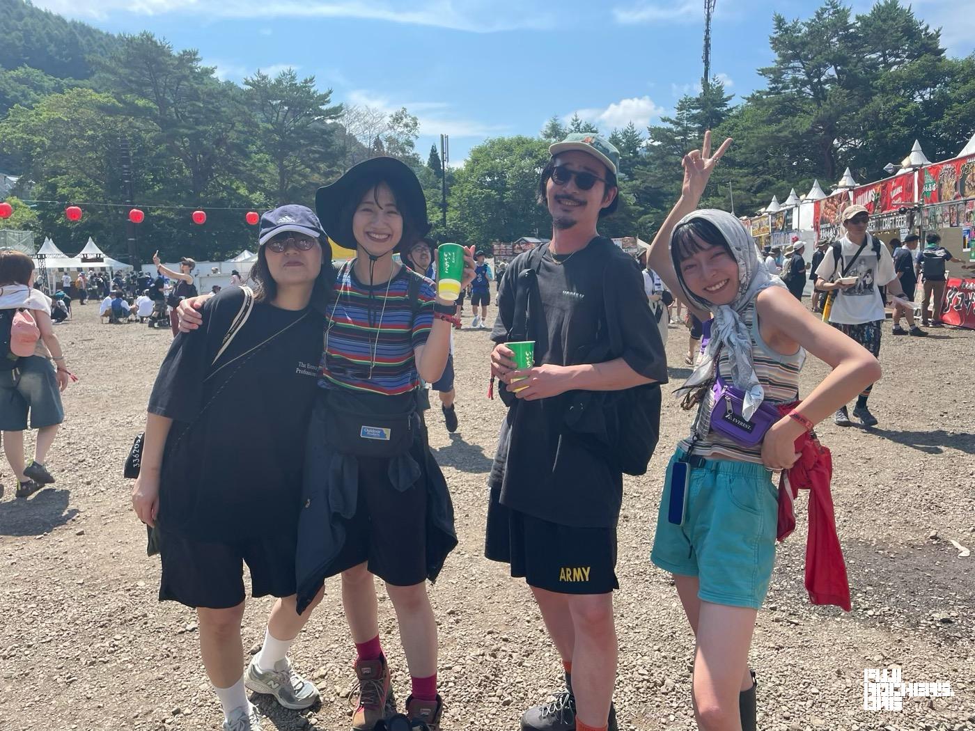 「下北でクイーンを歌っているところをナンパしました」