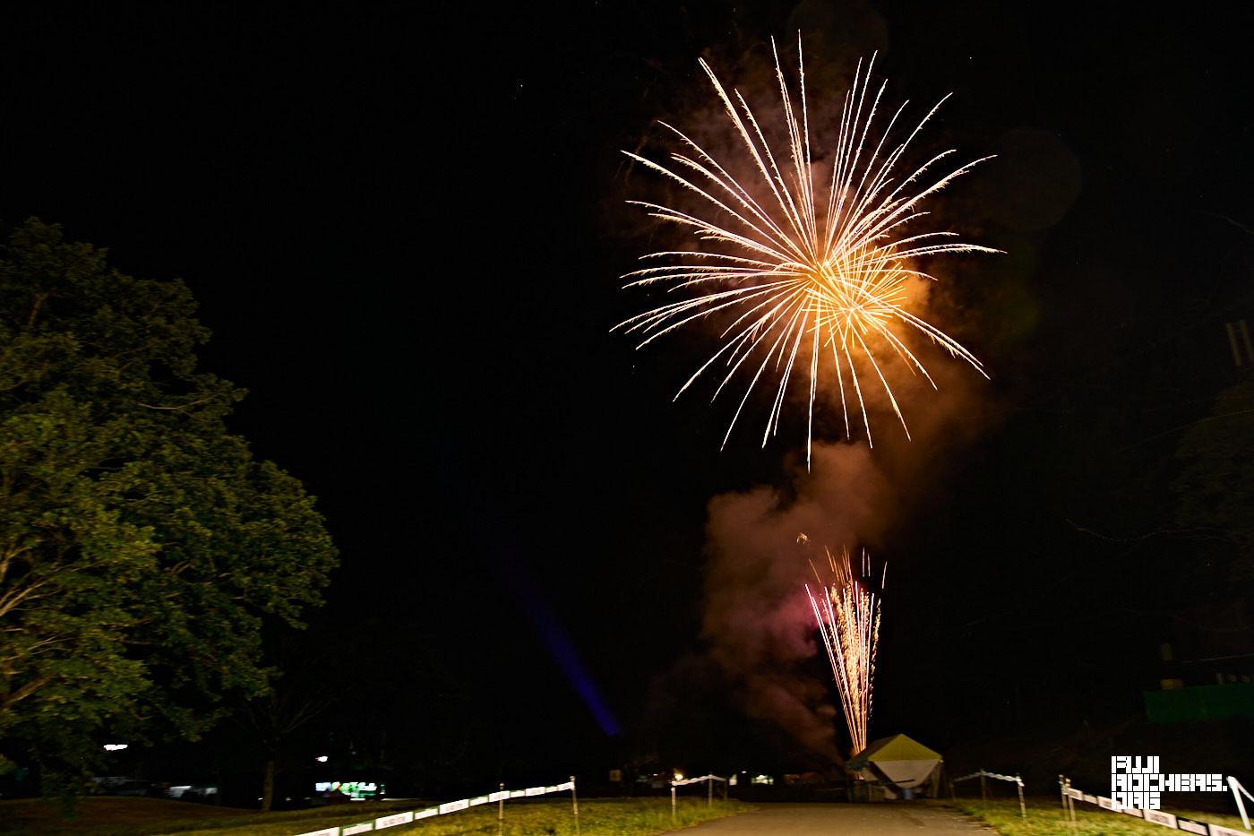 フジロック前夜祭20時、また今年も花火が上がった