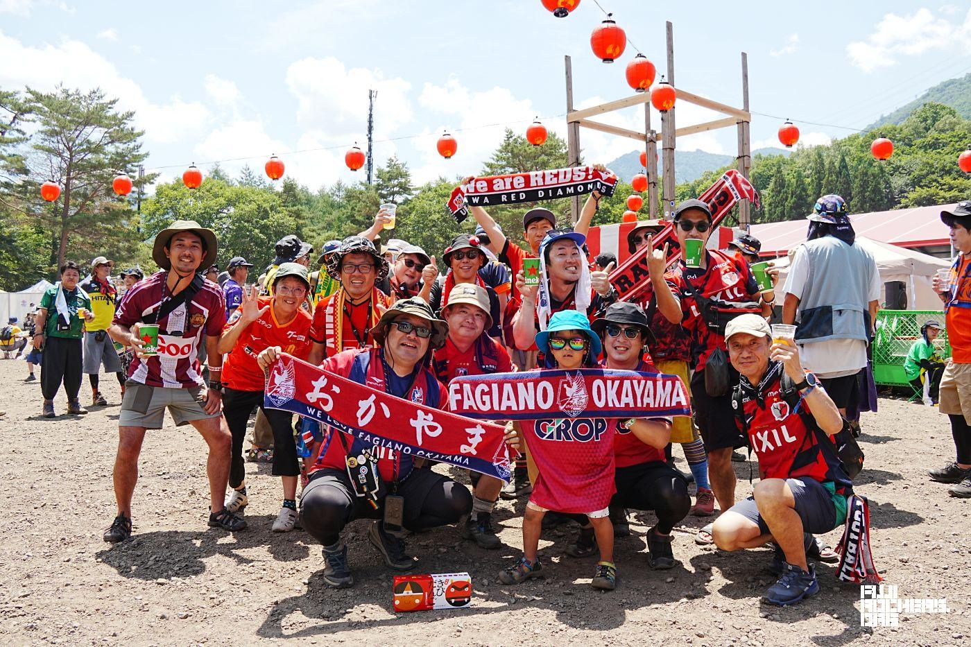 アルゼンチンからもやって来た！サッカーファンが肩を組んだJリーグ苗場支部