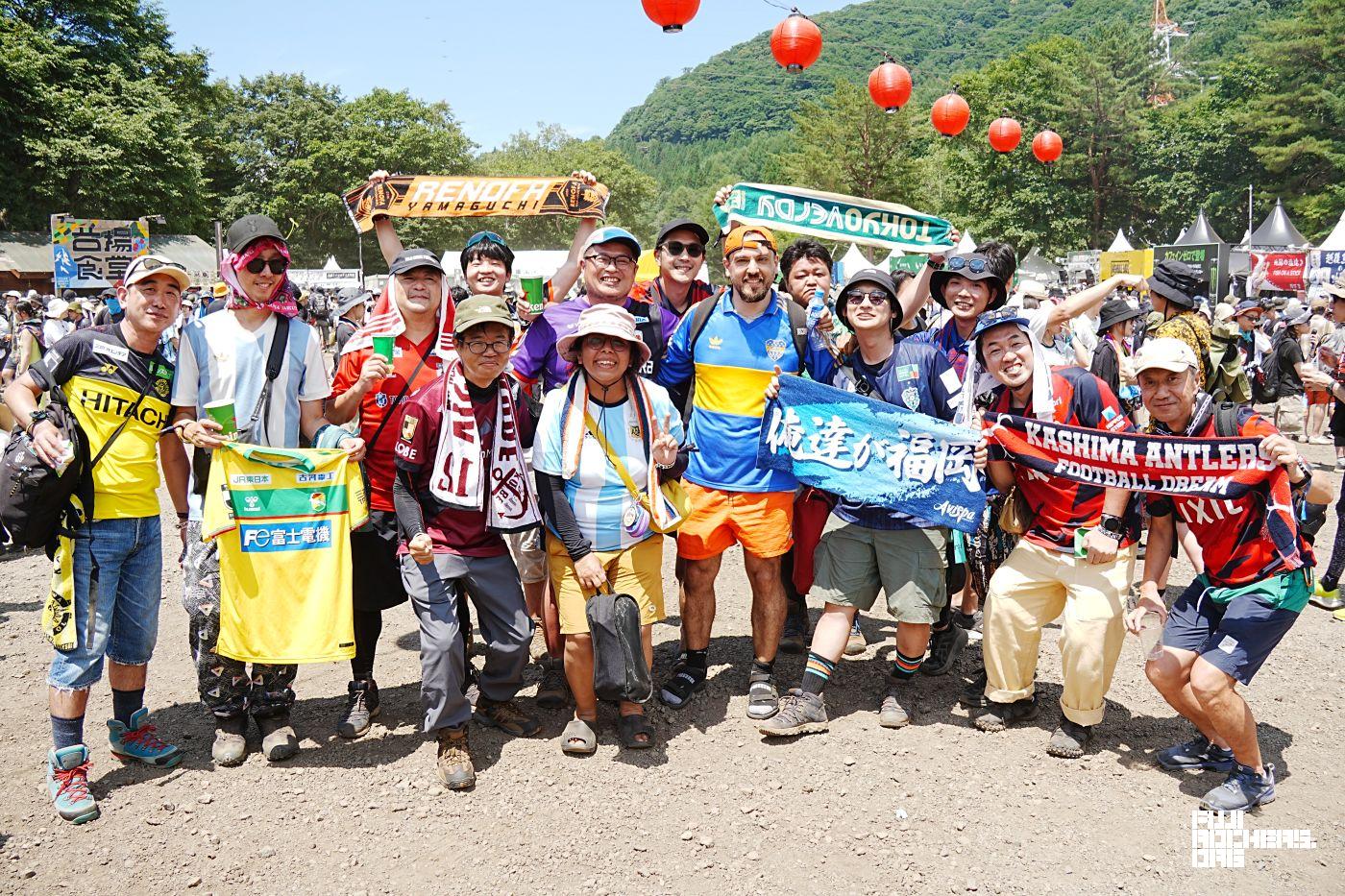 アルゼンチンからもやって来た！サッカーファンが肩を組んだJリーグ苗場支部