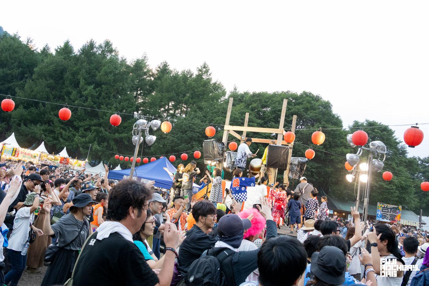 盆踊り会場はオアシス
