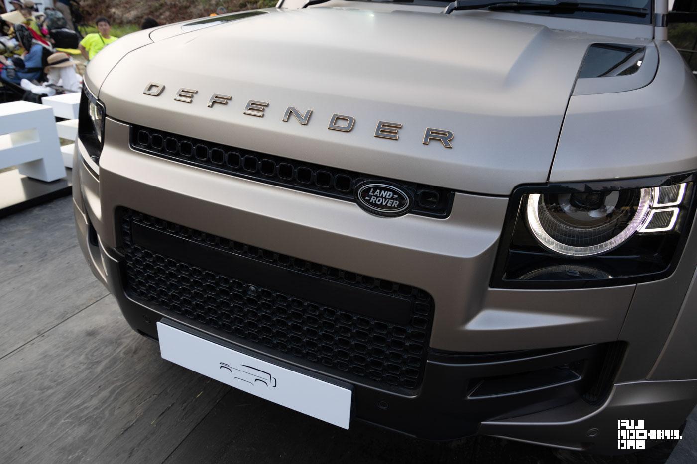 DEFENDER（ORANGE　CAFEにて展示中）