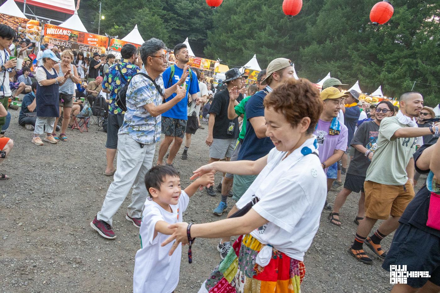 盆踊り会場はオアシス